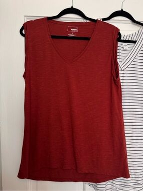 Brick red tank